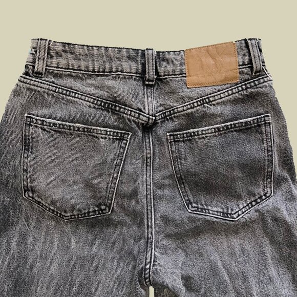 Zara High Rise Grey Jeans - Picture 4 of 5